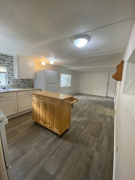 Building Photo - 117 Lucy Ln