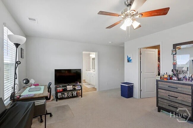Building Photo - 147 Troupe Dr