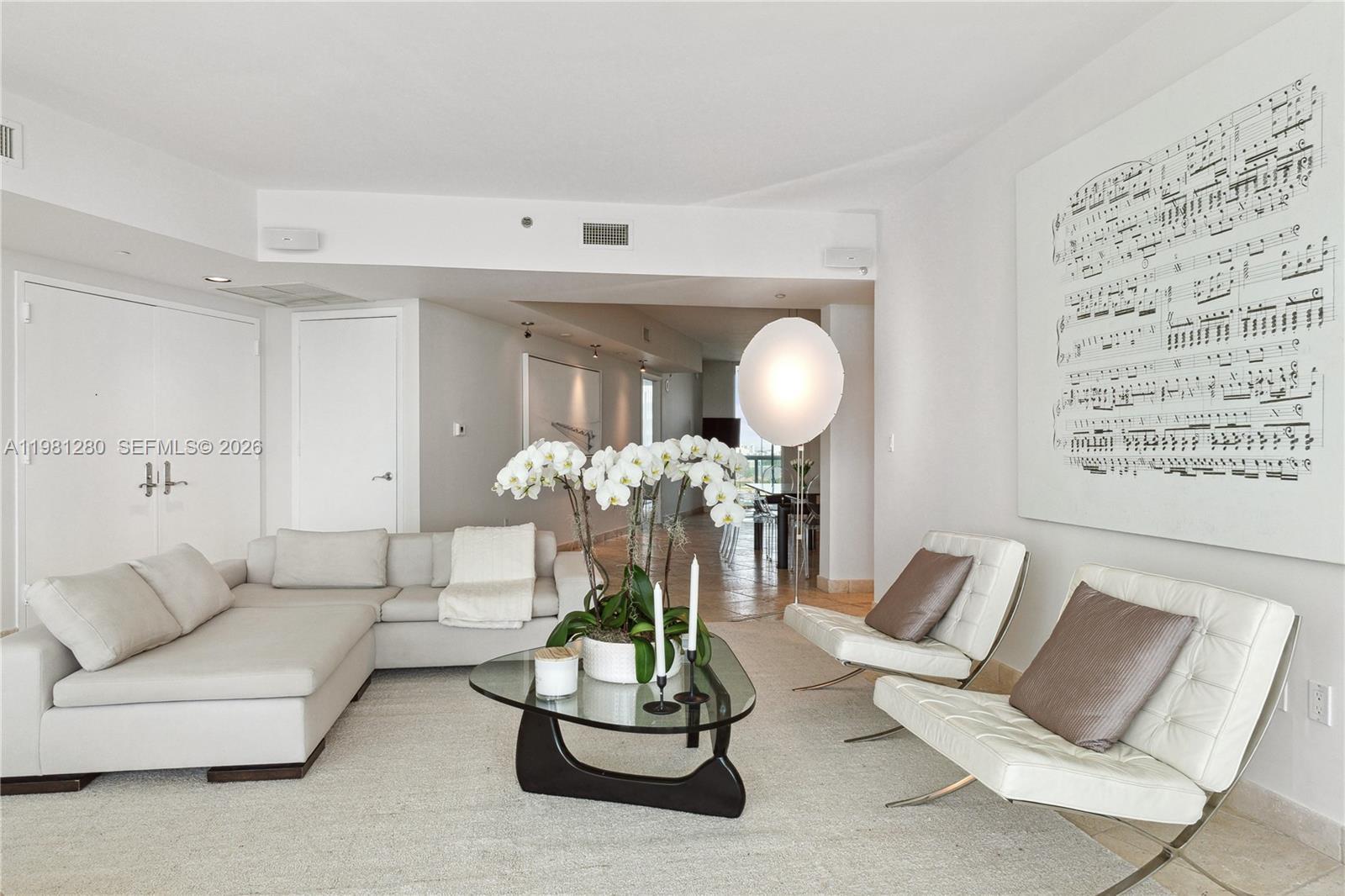 Building Photo - 1000 S Pointe Dr