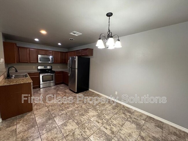 Building Photo - 129 Ashley Dr