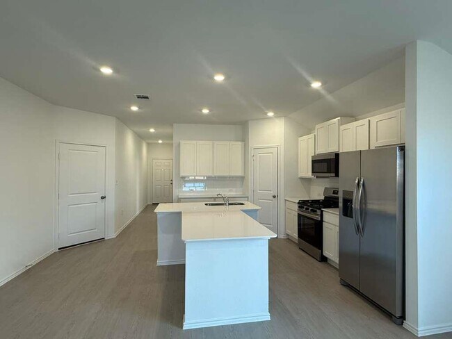 Building Photo - 205 Herald Dr