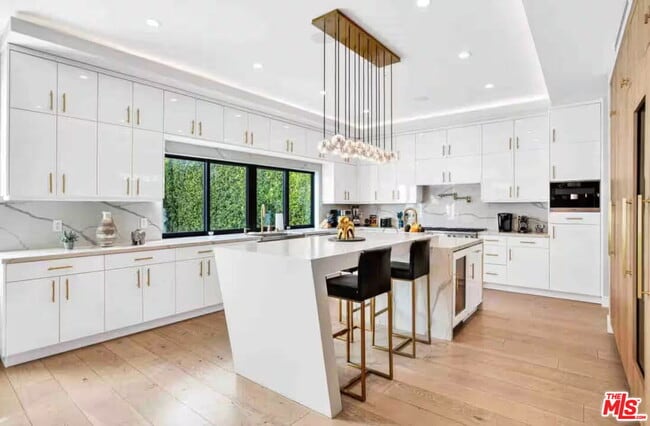 Building Photo - 13812 Cumpston St