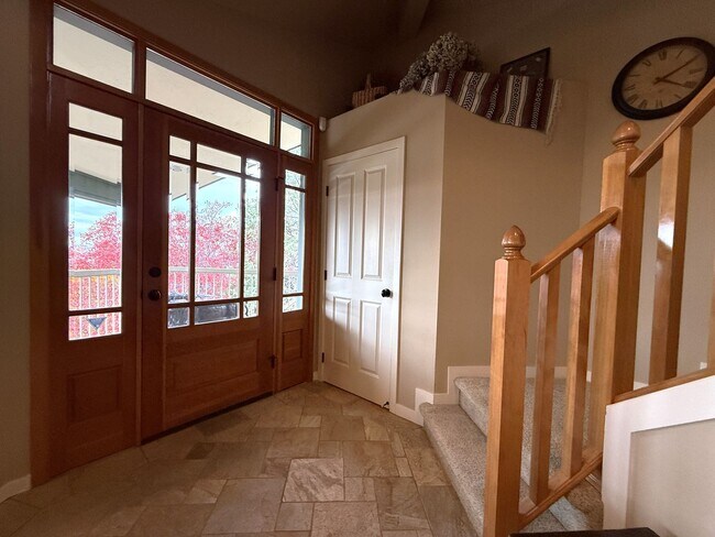 Building Photo - WINTER SPECIAL DISCOUNTED $500 PER MONTH F...