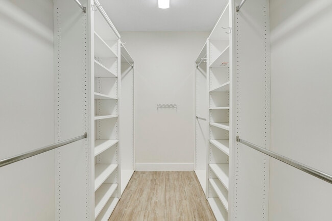 Building Photo - 2052 Tarpon Lake Way