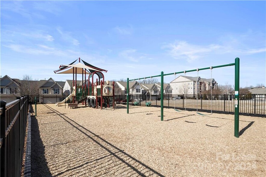 Building Photo - 5907 Carrollton Ln