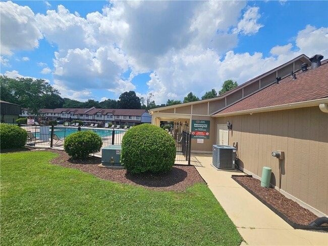 Building Photo - 1192 Ashborough Dr