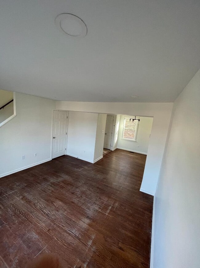 Building Photo - 122 S Shenandoah Ave