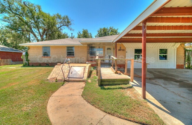 Building Photo - 8712 NE 25th St