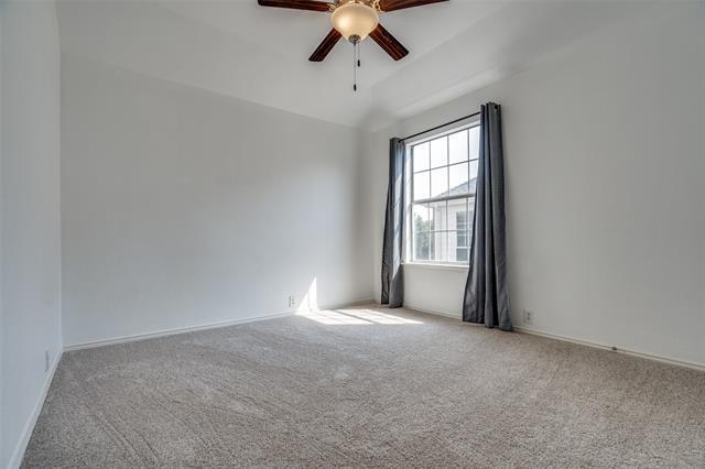 Building Photo - 2213 Ravenhurst Dr