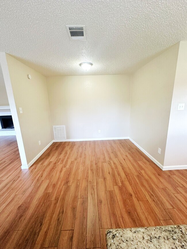 Building Photo - 22610 Leedstown Ln