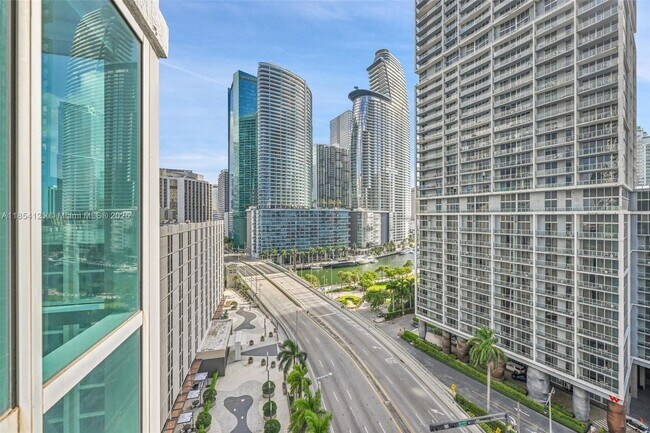 Building Photo - 500 Brickell Ave