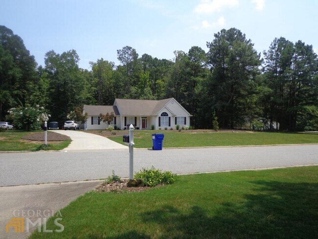 Building Photo - 45 Chemin Pl