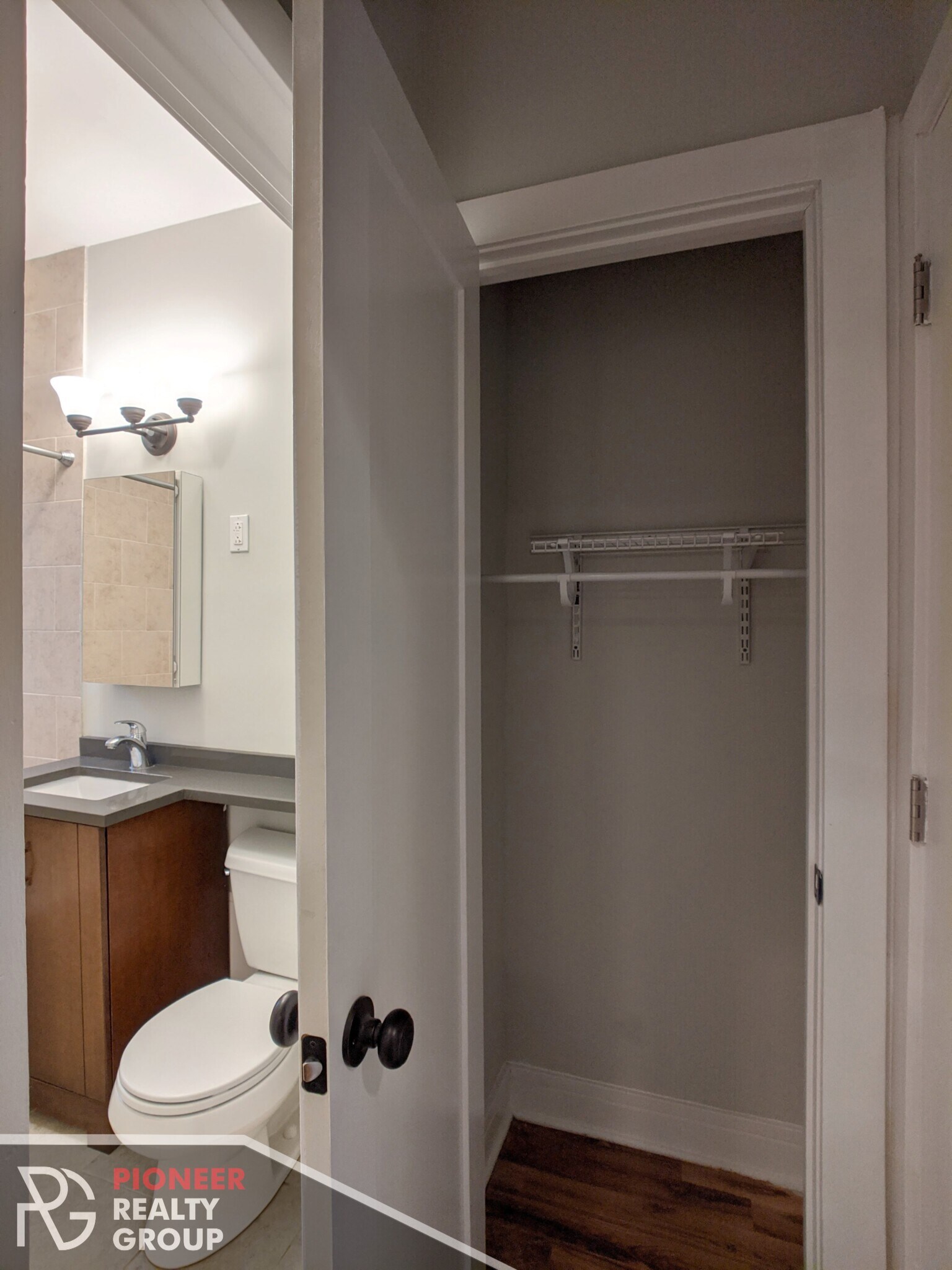 Building Photo - 4616 N Paulina St