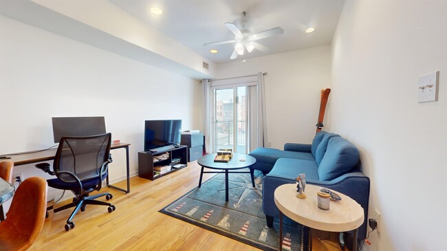 Primary Photo - 421 Jackson St
