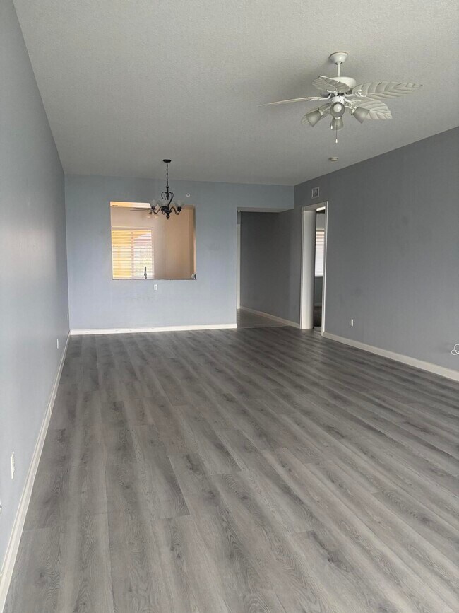 Building Photo - 31 Harbour Isle Dr W