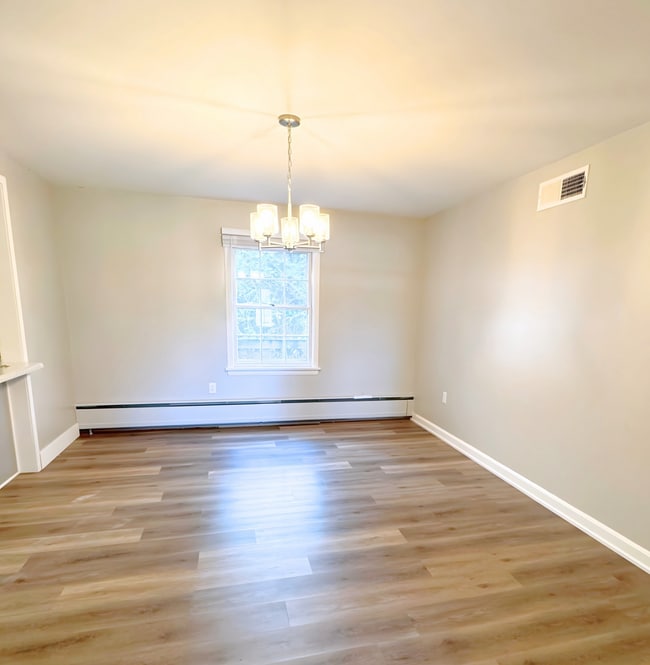 Building Photo - 400 N Webb Ave