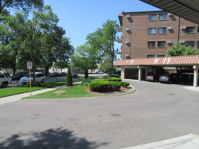 Building Photo - 2317 N Neva Ave