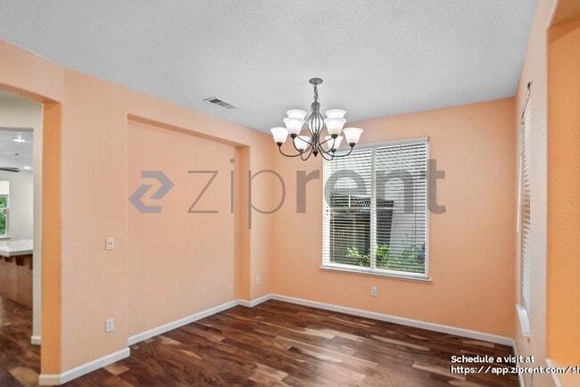 Building Photo - 1198 Saratoga Pl