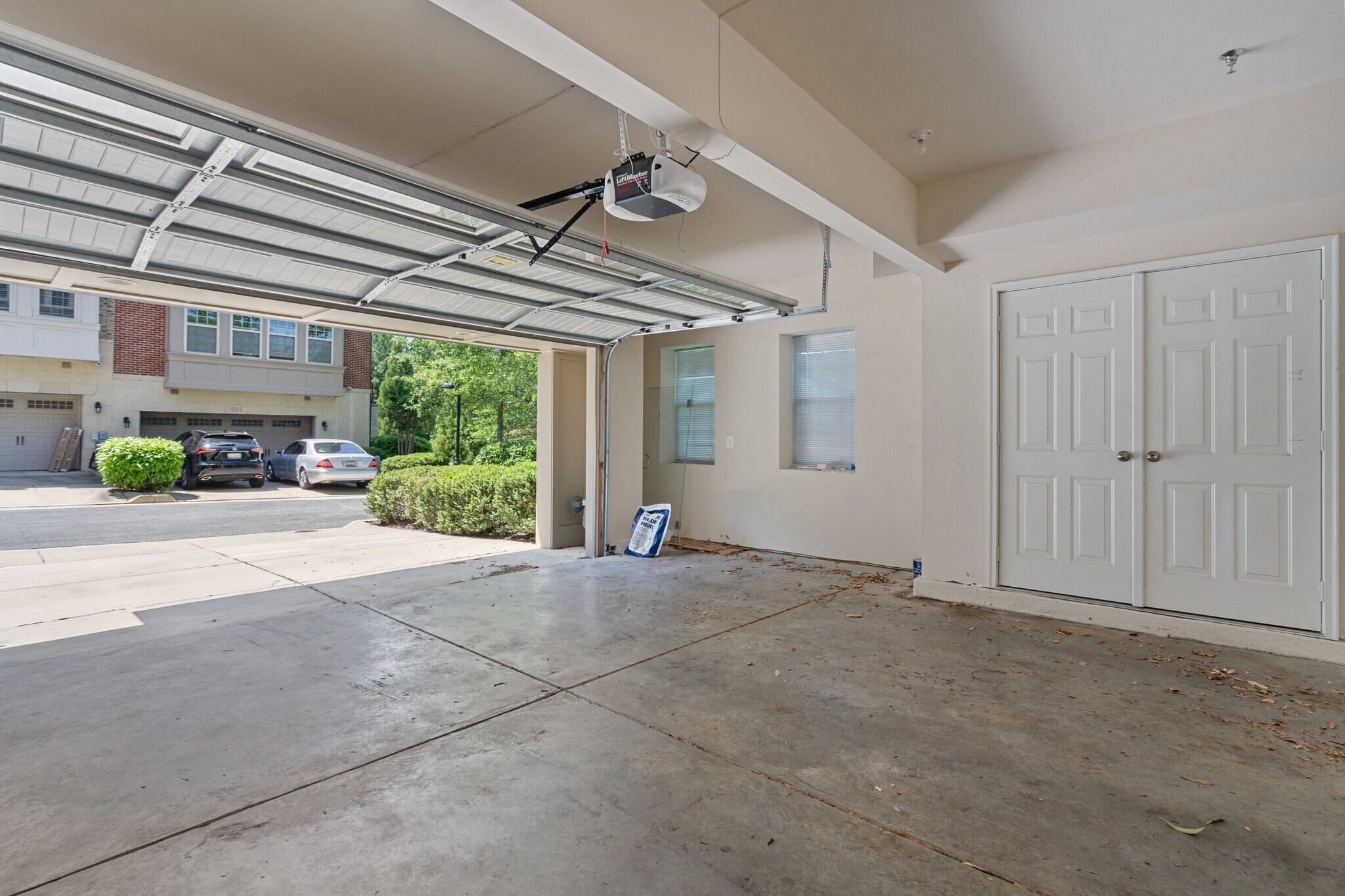 Building Photo - 500 Overlook Park Dr