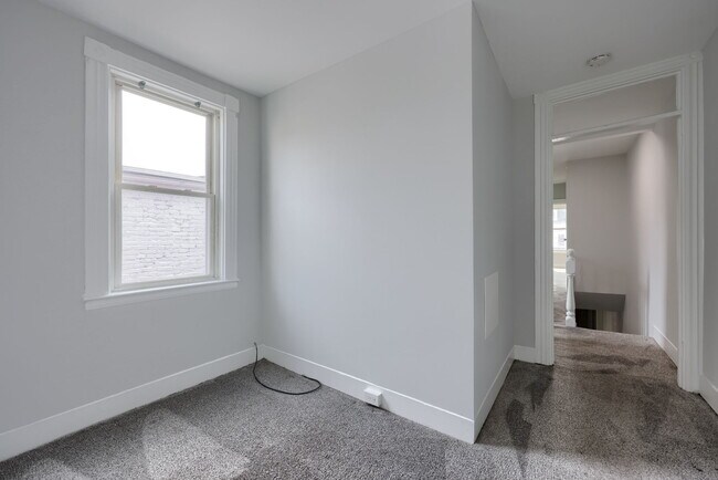 Building Photo - 611 S Prince St