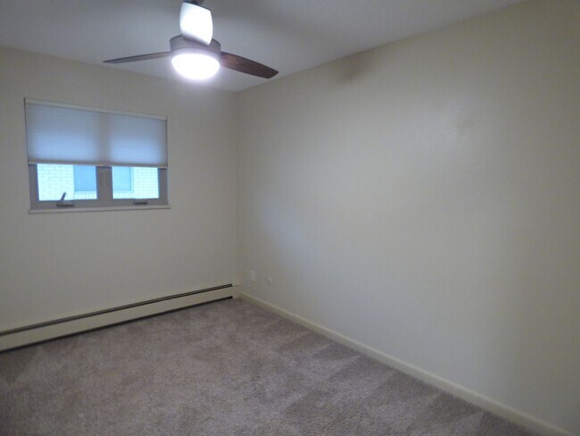 Building Photo - Beautiful Home in Longmont Estates
