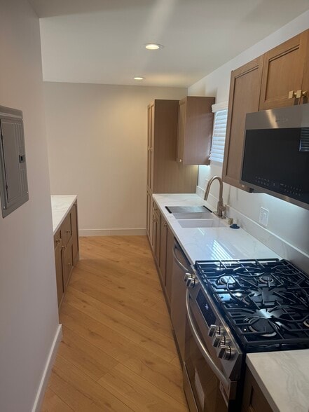 Building Photo - 3523 W 59th St