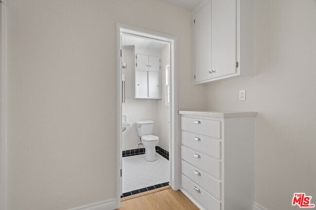 Building Photo - 148 S McCarty Dr