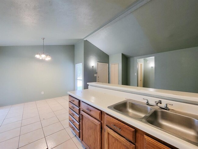 Building Photo - 17423 Ranch Country Rd