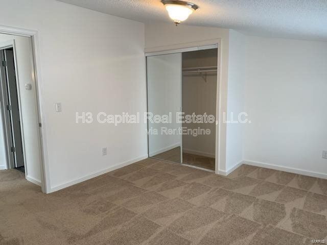 Building Photo - 80 Village Ct