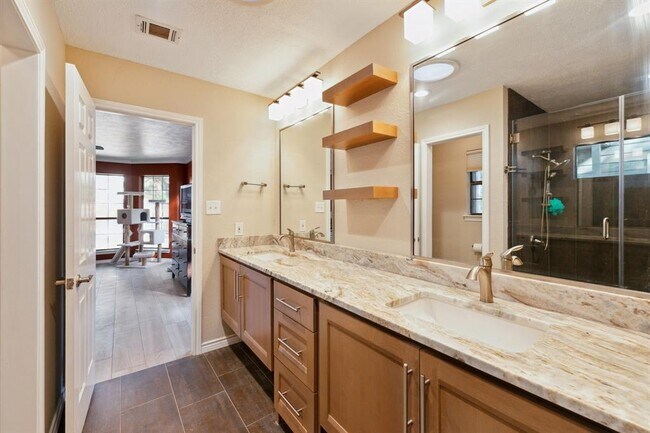Building Photo - 5704 Sam Houston Cir