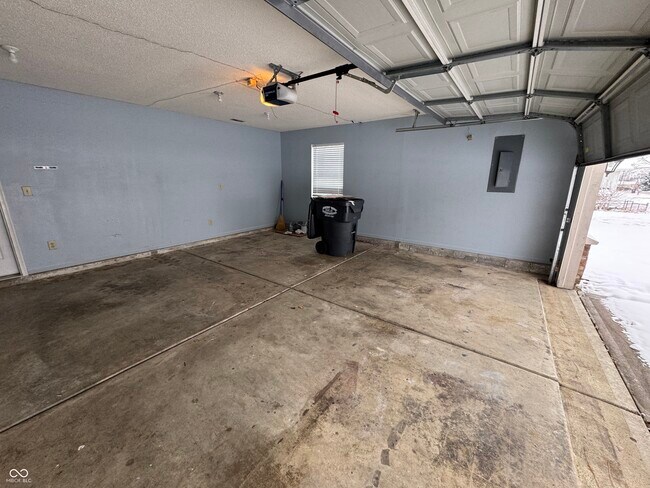 Building Photo - 4631 W Smith Valley Rd