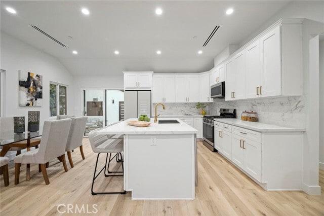 Building Photo - 5865 Tobias Ave