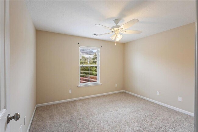 Building Photo - 2121 Grv Lndg Wy