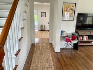 Building Photo - 7 Pleasant View Ave