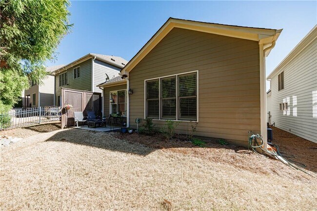 Building Photo - 8445 Village School Dr