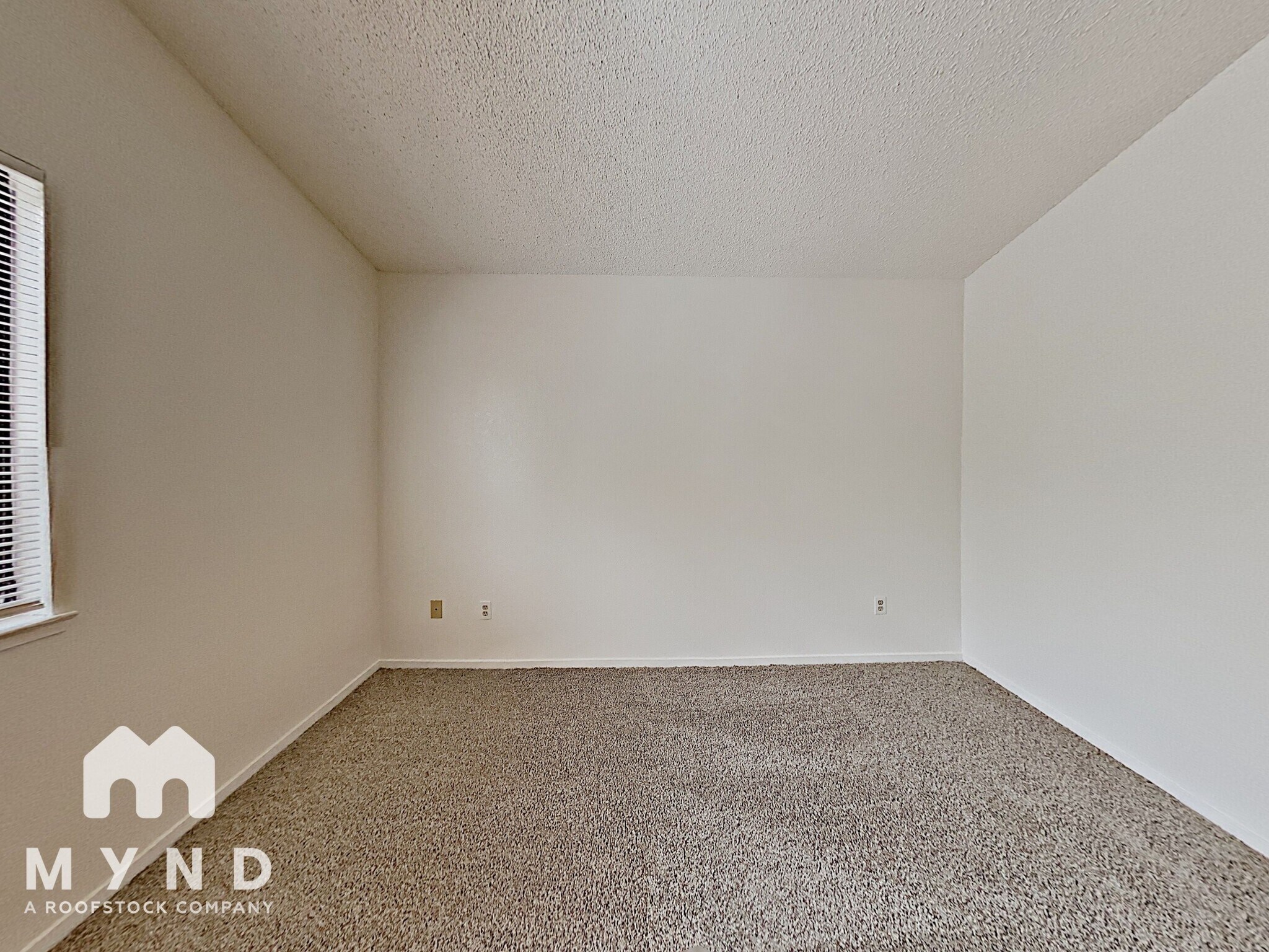 Building Photo - 5922 Shadow Park Dr