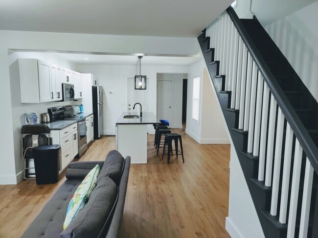 Building Photo - 82 Murray St