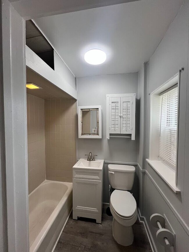 Building Photo - Single Family Home in the City of Reading - 3 Private Bedrooms