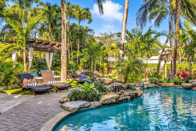 Building Photo - 2004 NE 17th Way