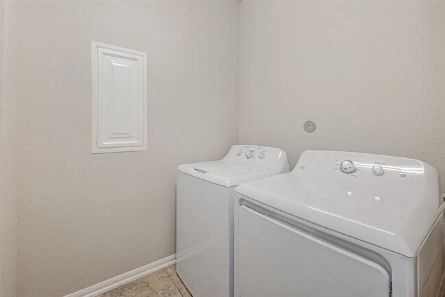 Building Photo - 9526 Bonbrook Bend Ln