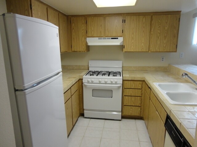 Building Photo - EDA1