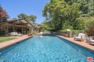 Building Photo - 3 Latimer Rd