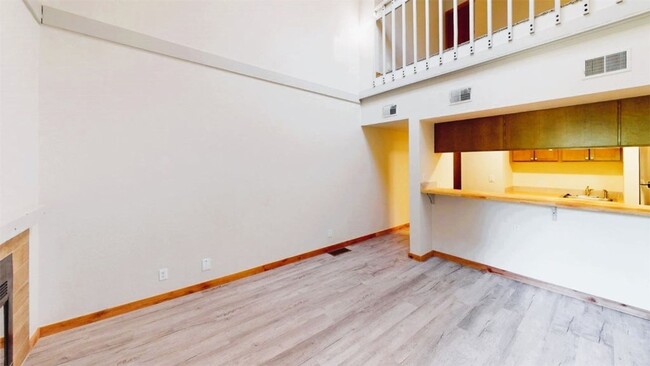 Building Photo - Long Term Rental- Mountainside Condos E339