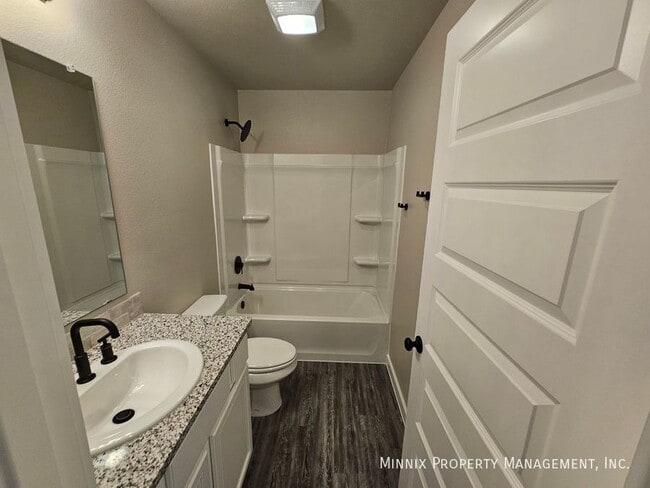 Building Photo - 2622 Tiffin Ave