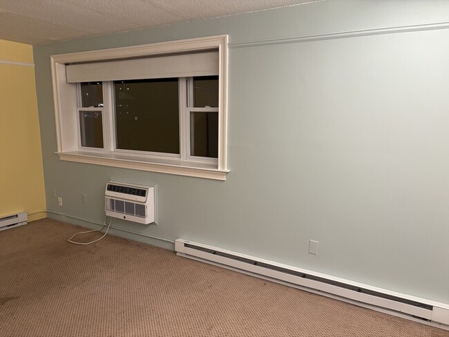 Building Photo - 1691 Cambridge St