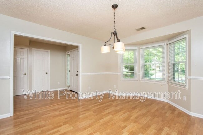 Building Photo - 3209 Silver Pond Ct