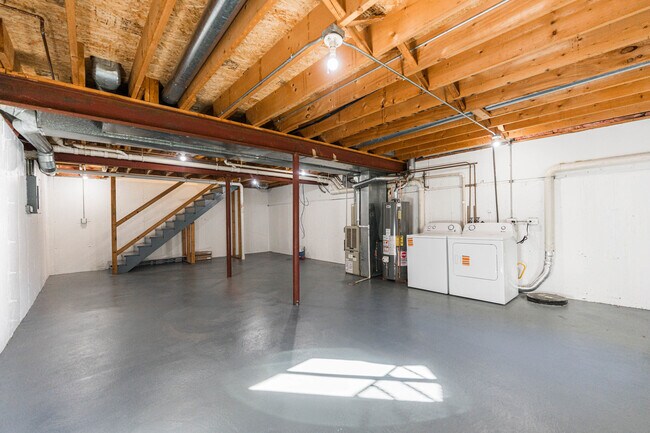 Building Photo - 119 N Dole Ave