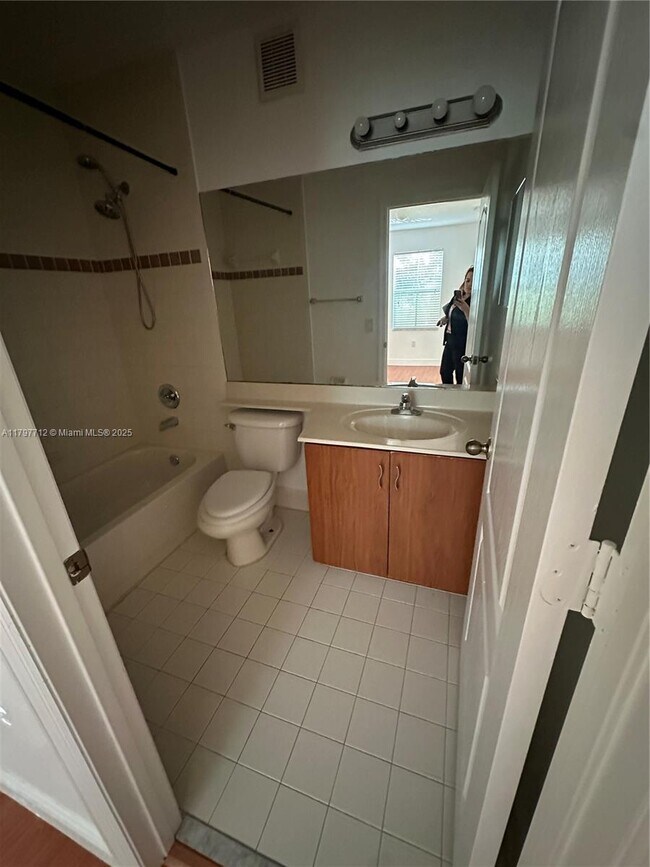 Building Photo - 3181 SW 129th Ave