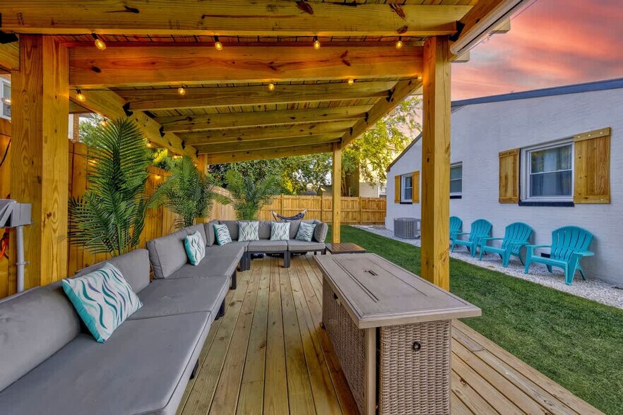 Building Photo - 172 Cherry St