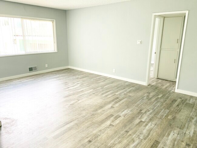 Building Photo - 3772 Lockland Dr